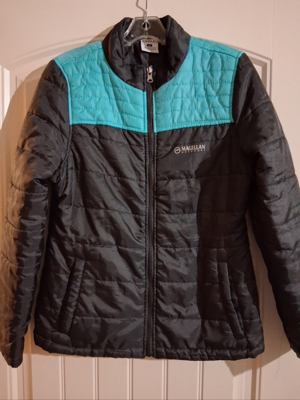 Magellan Outdoors Women's Black Teal Puffer Jacket Medium